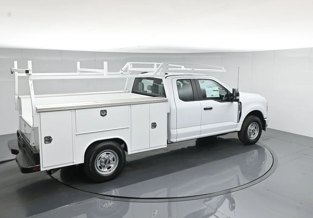 New 2026 Oxford White Ford XL image 45