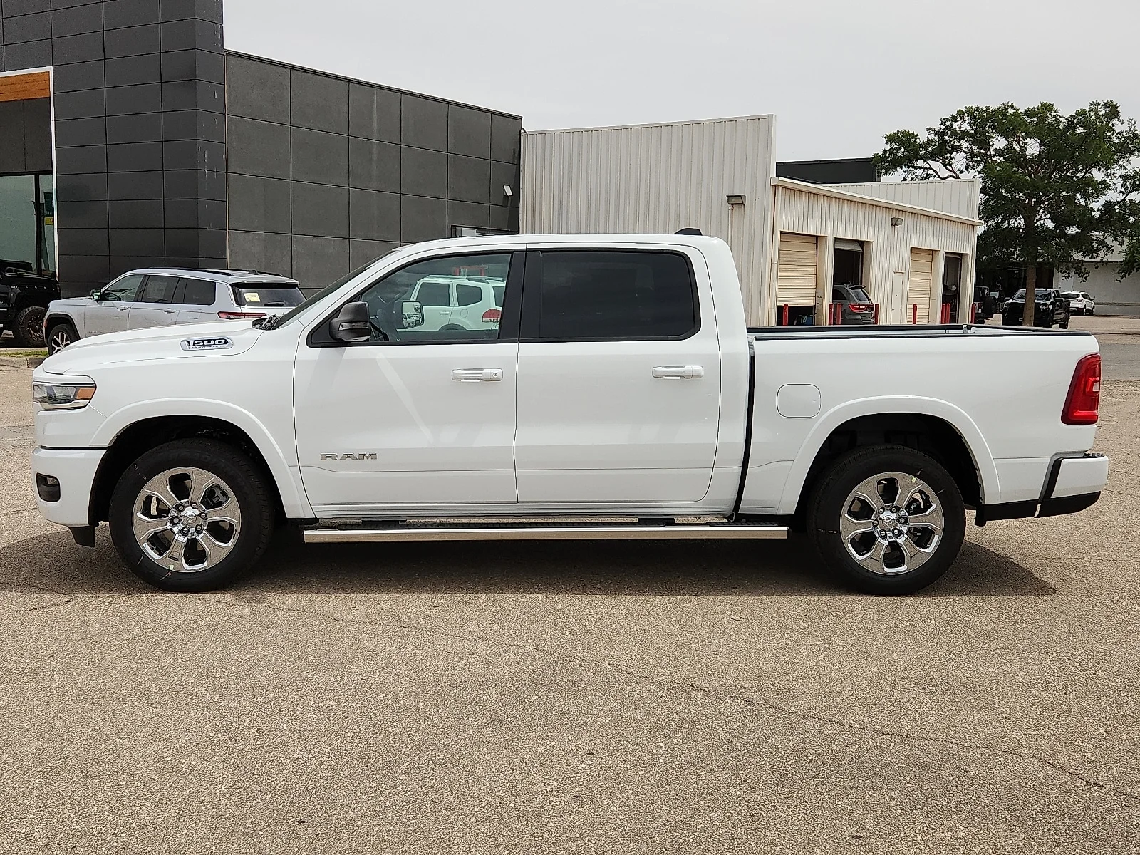 New 2026 Bright White Clear-Coat  Paint Ram BIG HORN CREW CAB 4X4 5