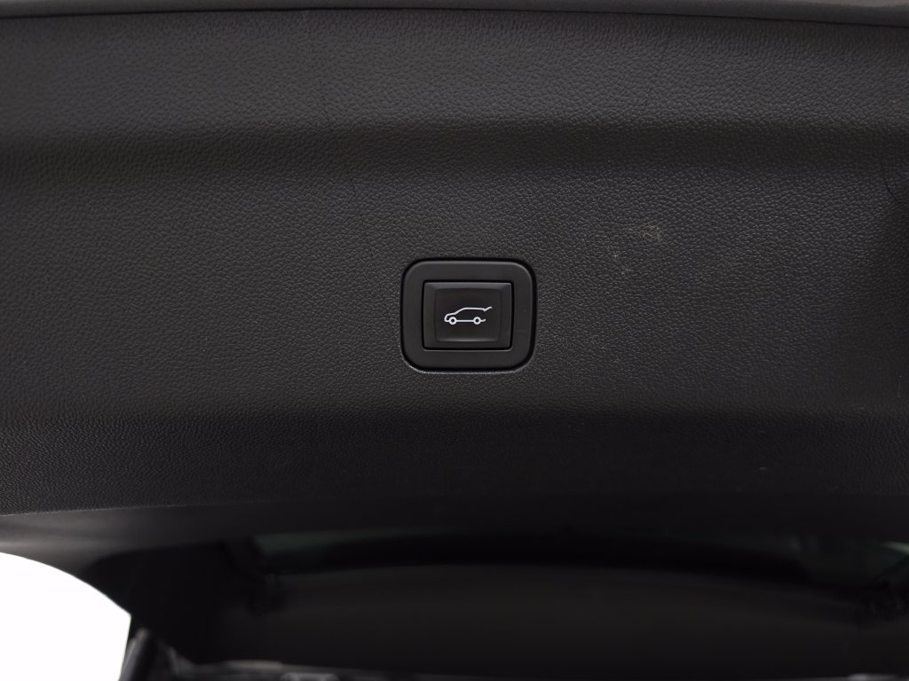 Used 2025 Gray Chevrolet Premier image 8