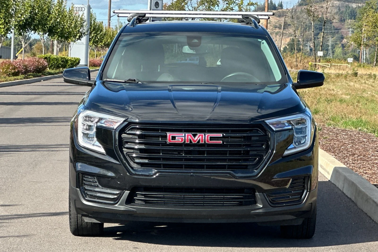 Used 2022 Black GMC SLE image 8