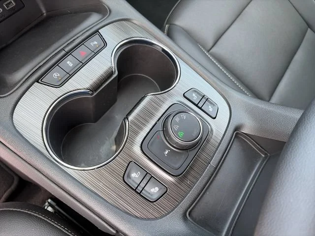 Used 2023 STERLING METALLIC GMC SLT image 27