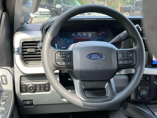 New 2027 Agate Black Metallic Ford F-250® XLT image 13