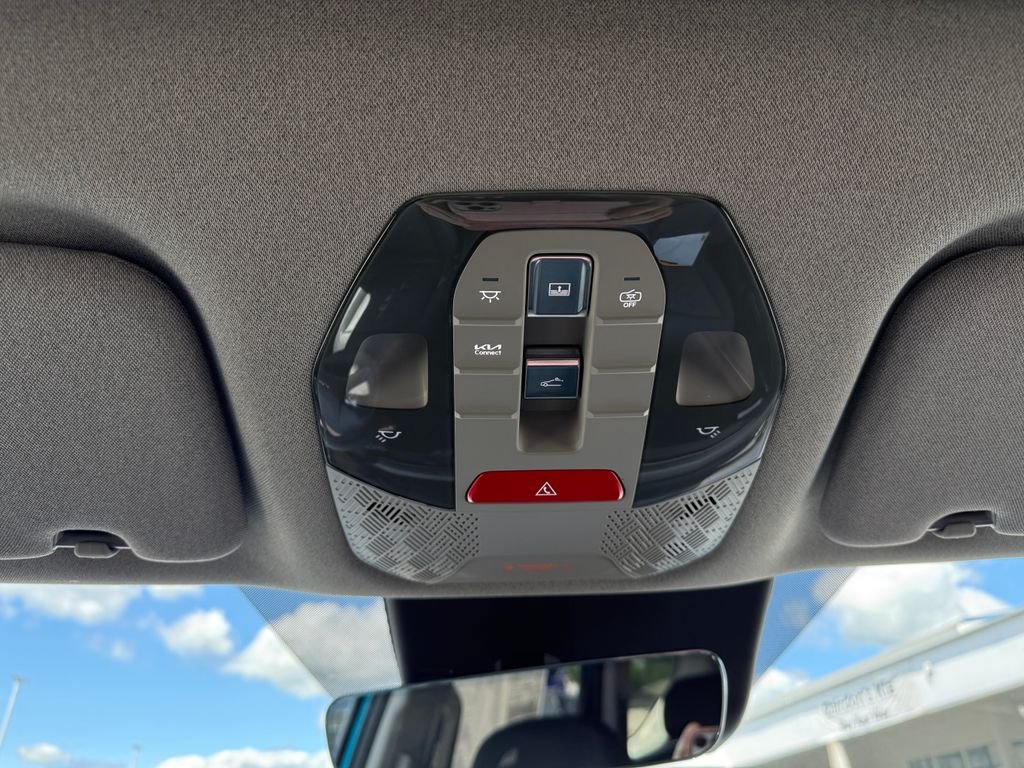 New 2026 Ocean Blue Kia Wind AWD image 25