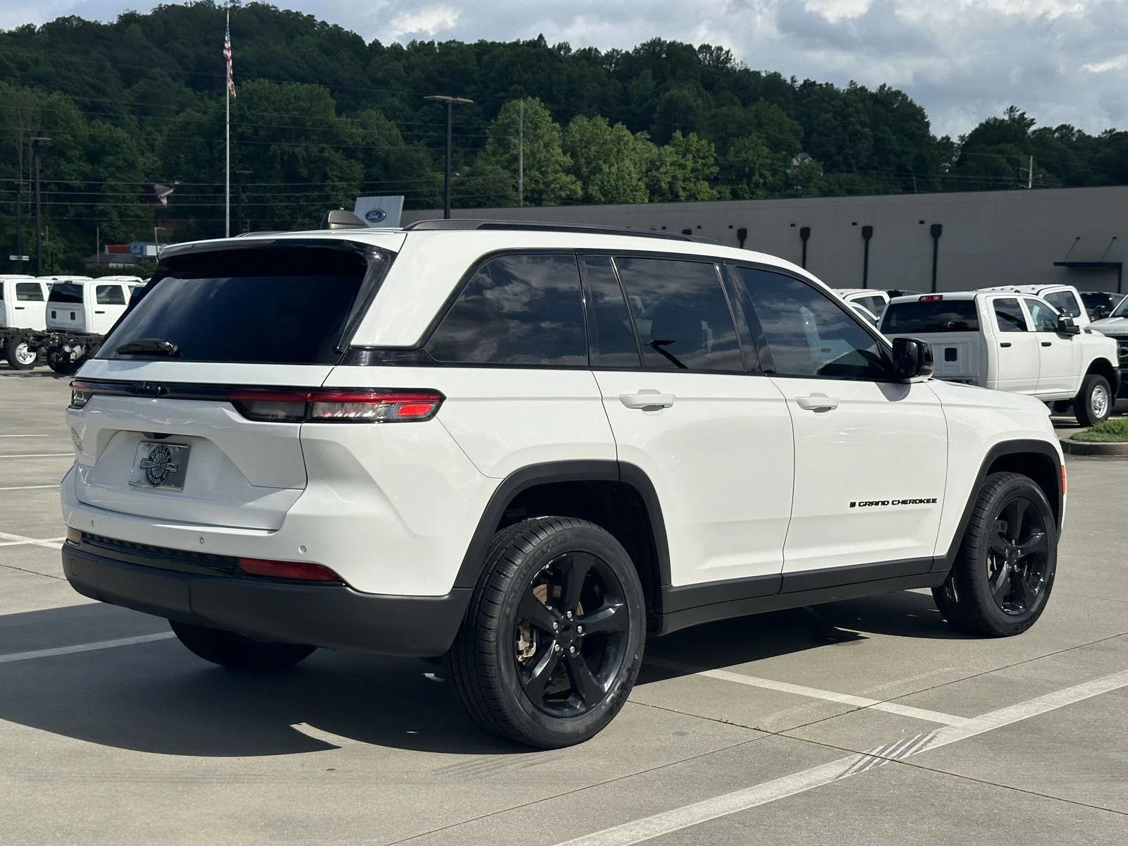 Used 2023 Bright White Clearcoat Jeep Altitude image 7