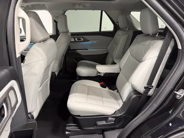 Used 2025 Black Ford Platinum image 33