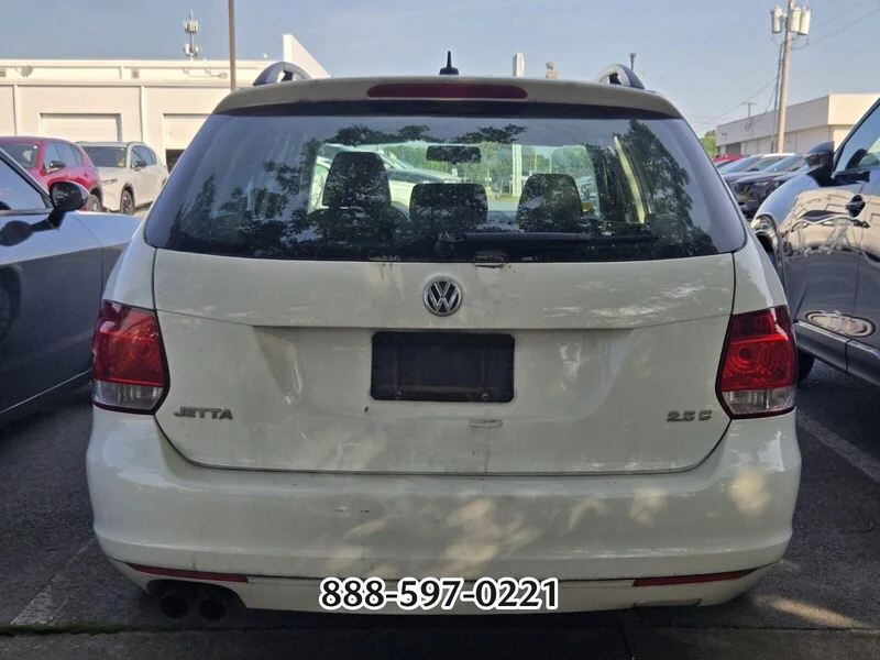 Used 2014 Candy White Volkswagen 2.5L S image 5