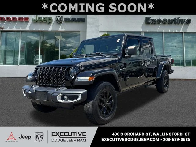Used 2022 Black Jeep Sport image 1