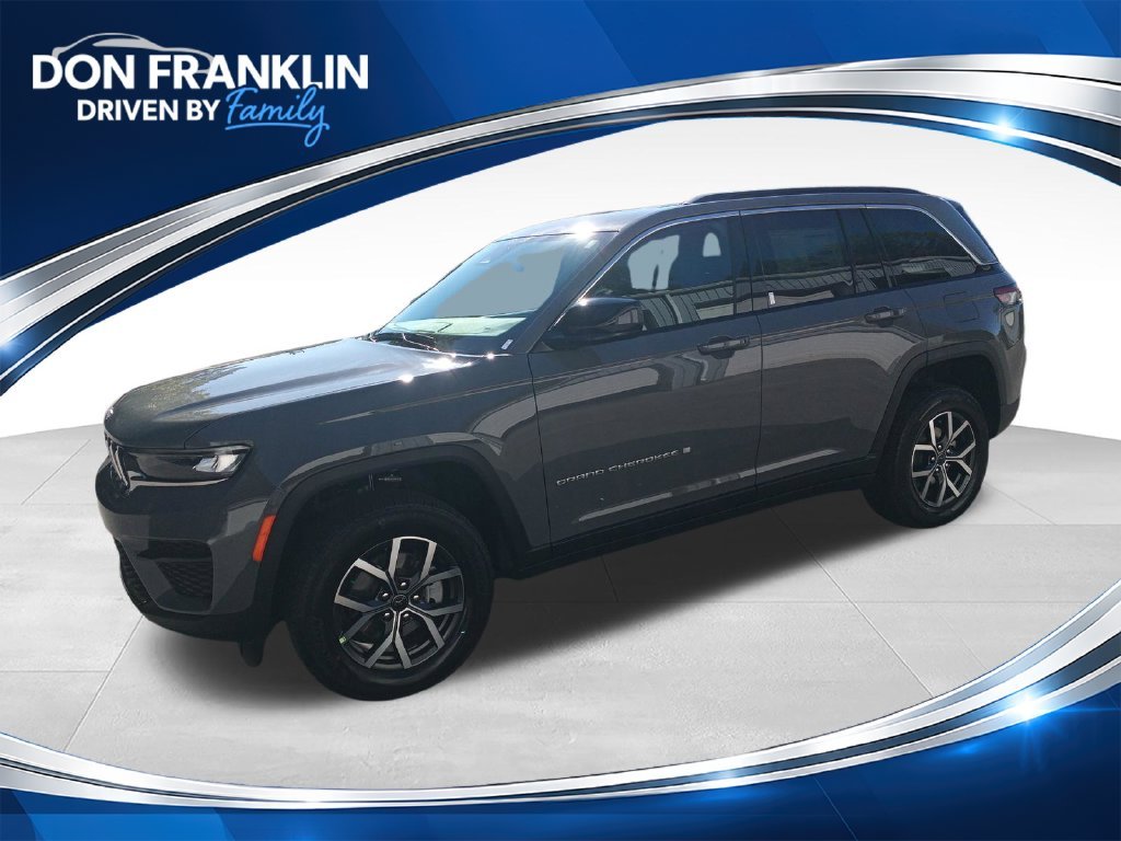 2027 Jeep Grand Cherokee Laredo