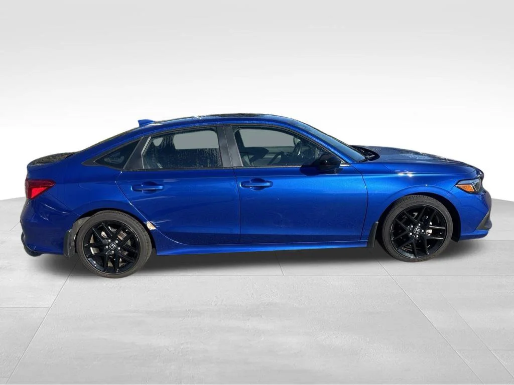Used 2024  Honda Sport image 7