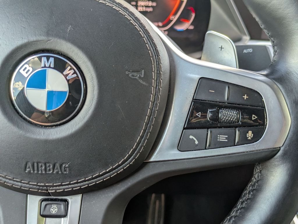 Used 2023 White BMW xDrive40i image 17