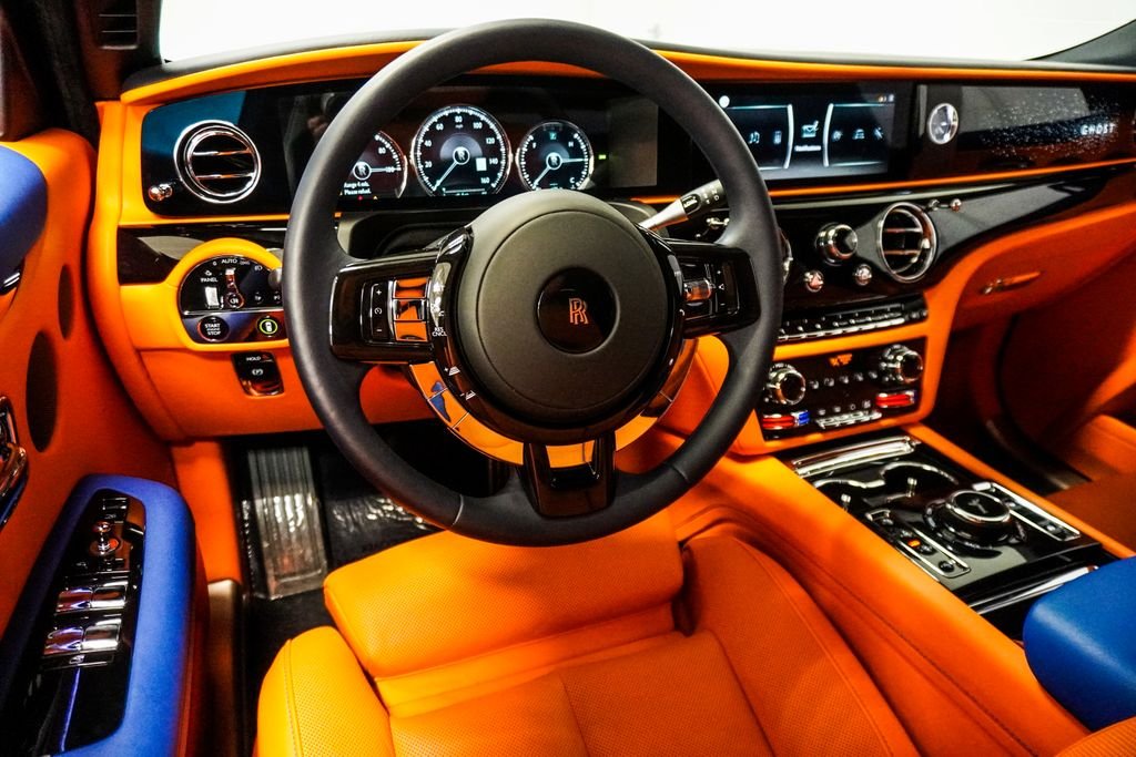 Used 2024 Blue Rolls-Royce Base image 18
