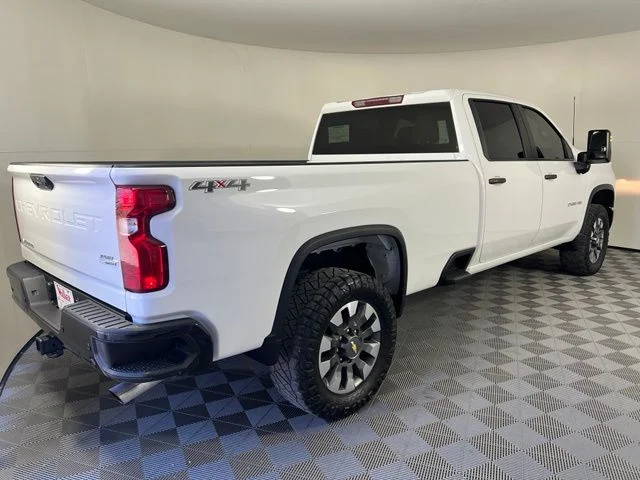 Used 2024 White Chevrolet Custom image 7
