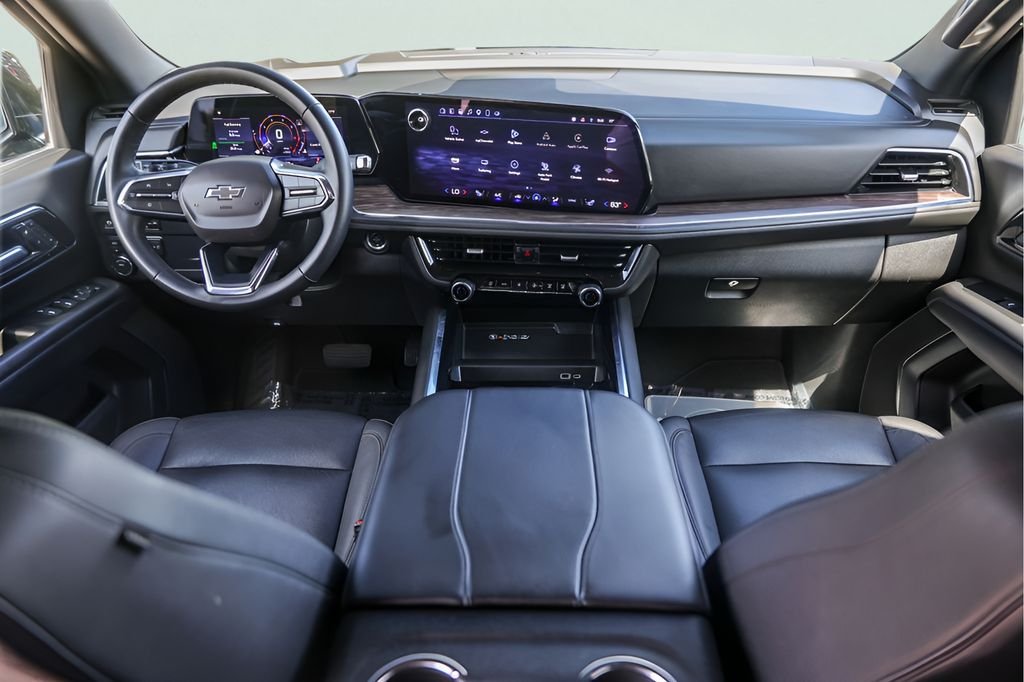 Used 2025 Black Chevrolet Z71 image 29