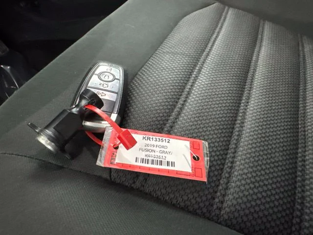 Used 2019 Gray Ford SE image 33