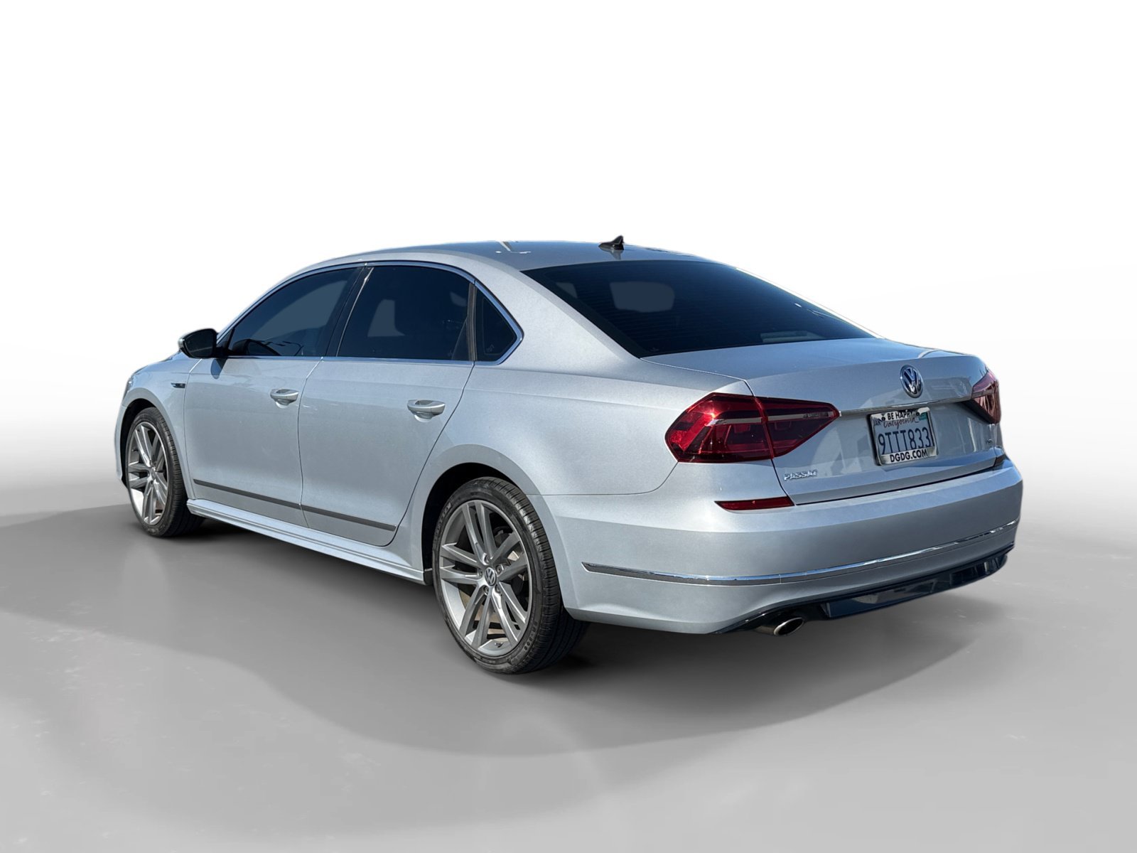 Used 2017 Reflex Silver Metallic Volkswagen 1.8T R-Line image 3