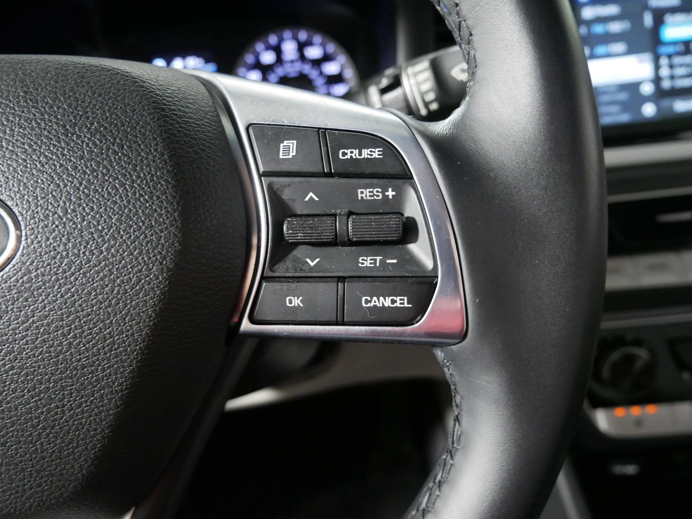 Used 2018 Phantom Black Hyundai SEL image 28