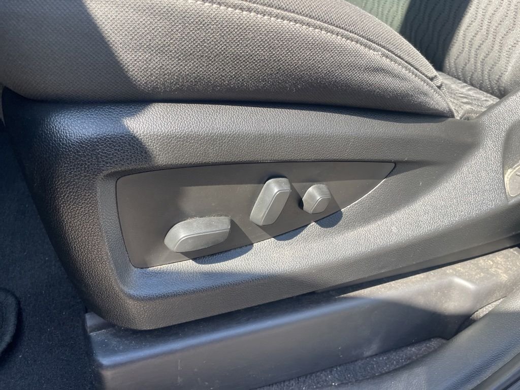 Used 2020 Black Chevrolet LS image 18