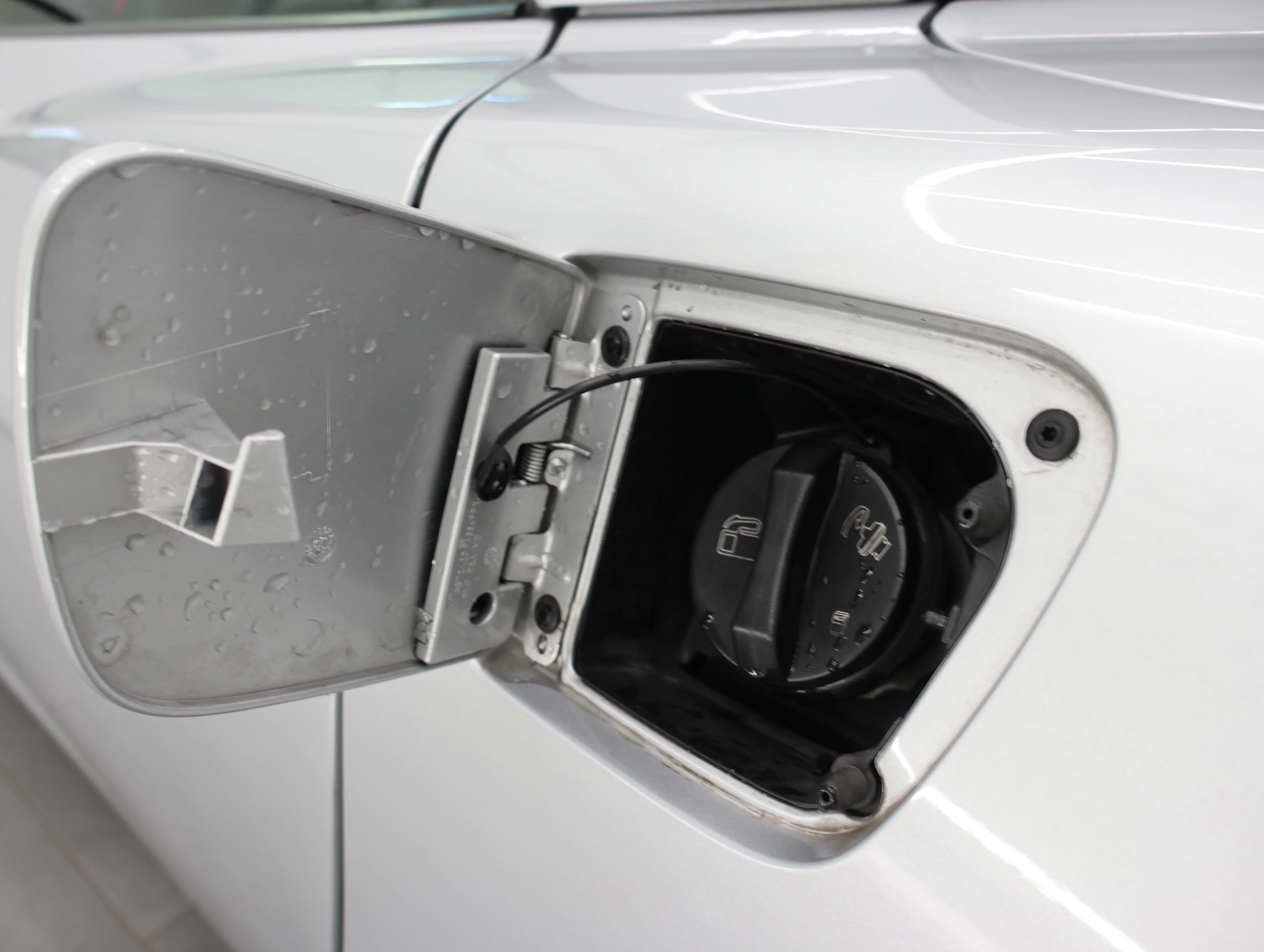 Used 2009 Blade Silver Metallic Chevrolet Base image 25