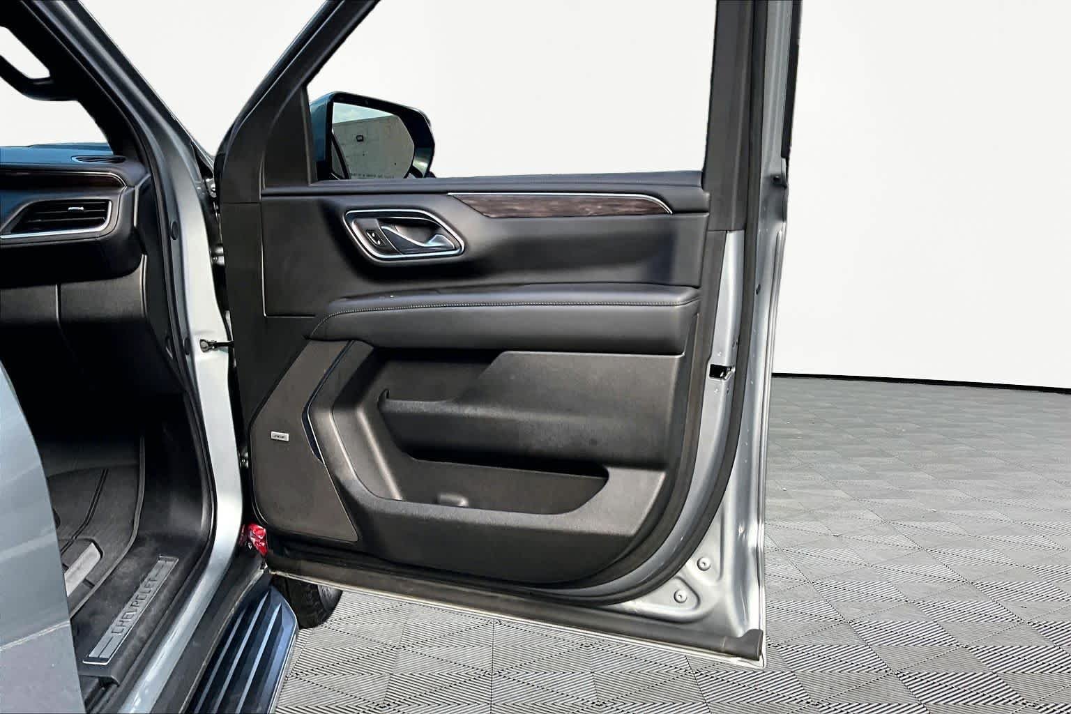 Used 2024 Sterling Gray Metallic Chevrolet LT image 23