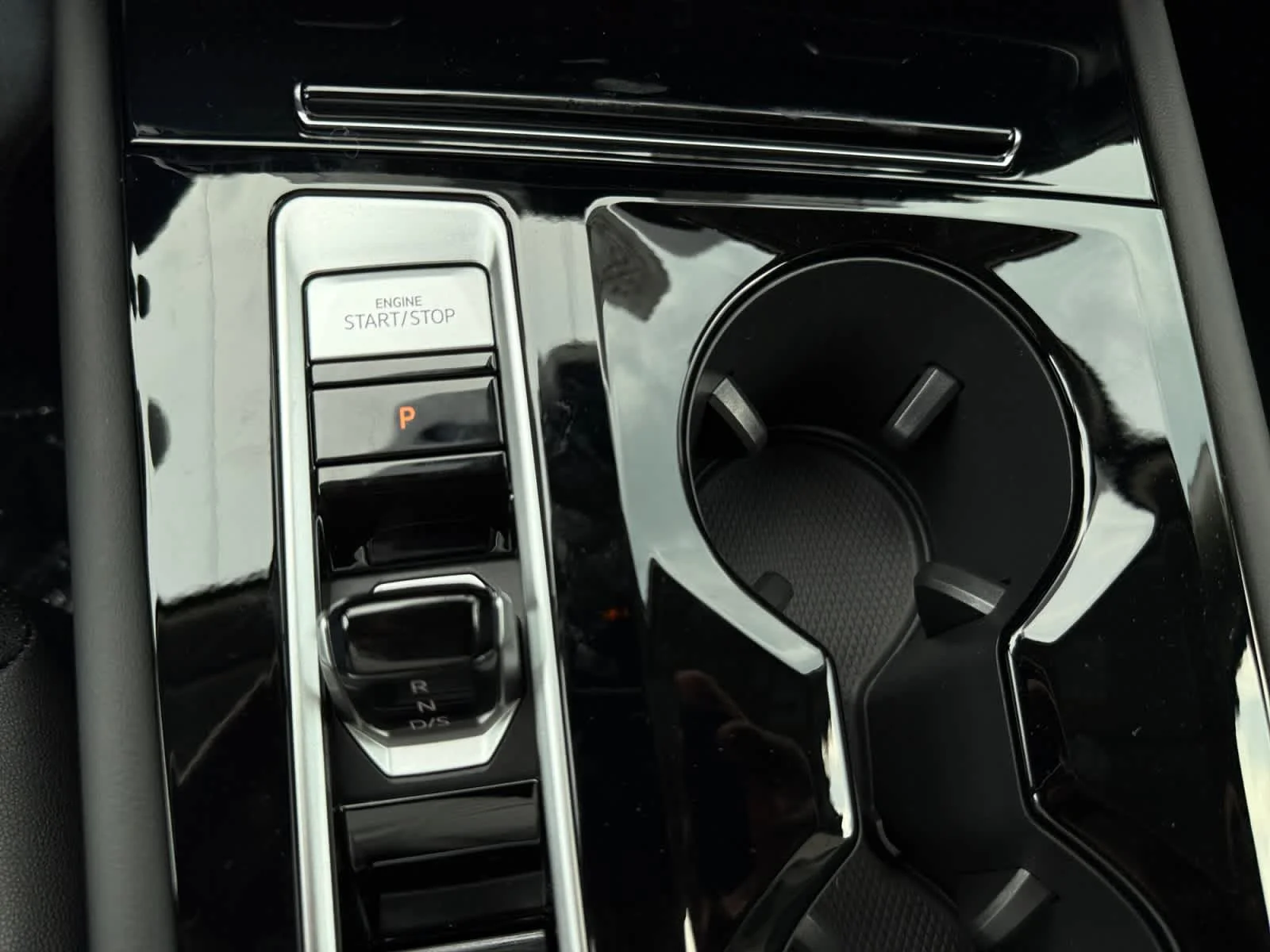 New 2026 Pure Gray Volkswagen 2.0T SE w/Technology image 17