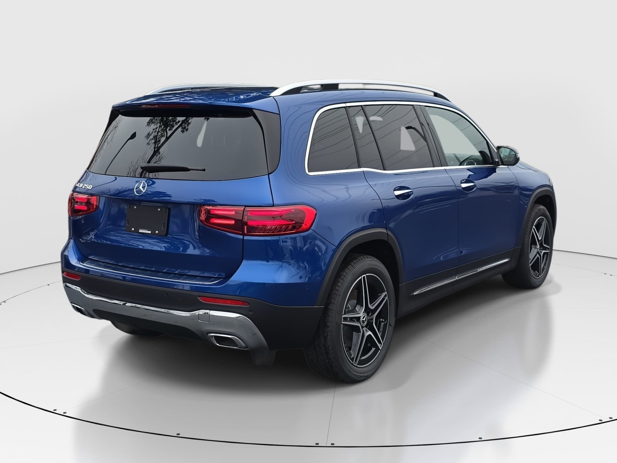 New 2026 Starling Blue Metallic Mercedes-Benz GLB250 image 5