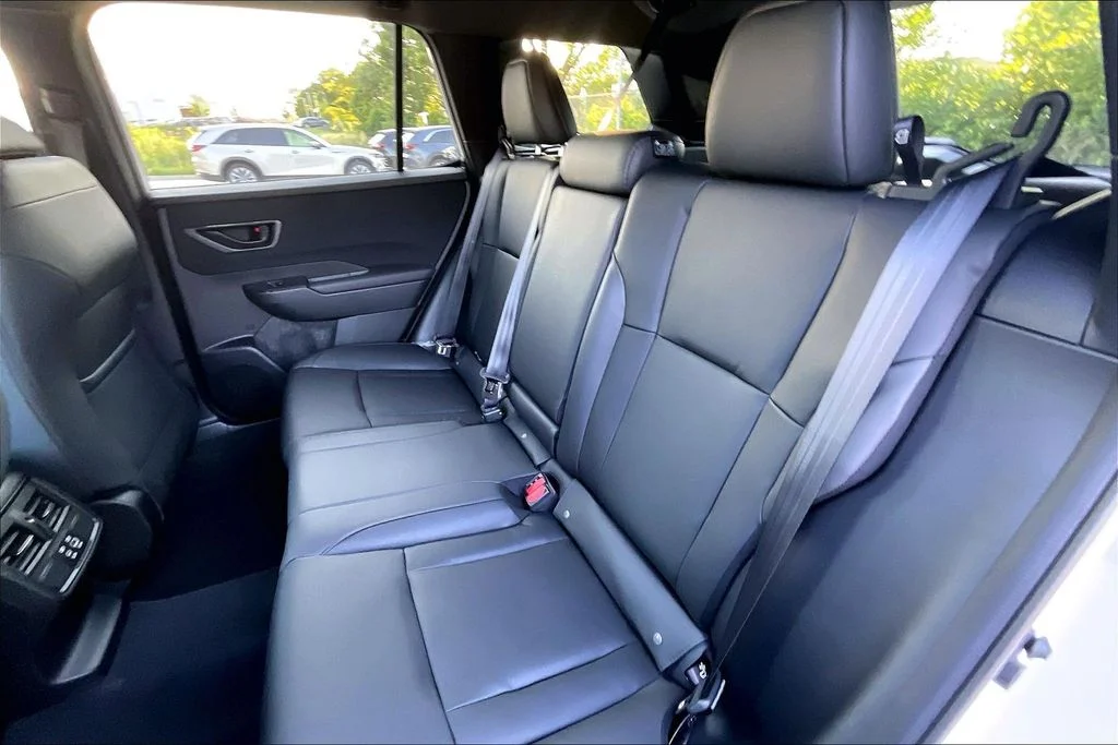 New 2026 CRYSTAL WHITE PEARL Subaru Premium image 10