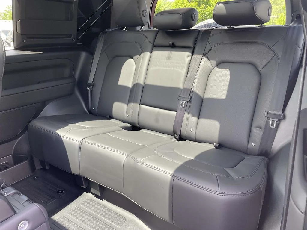 New 2026 Sedona Red Land Rover X-Dynamic SE image 17