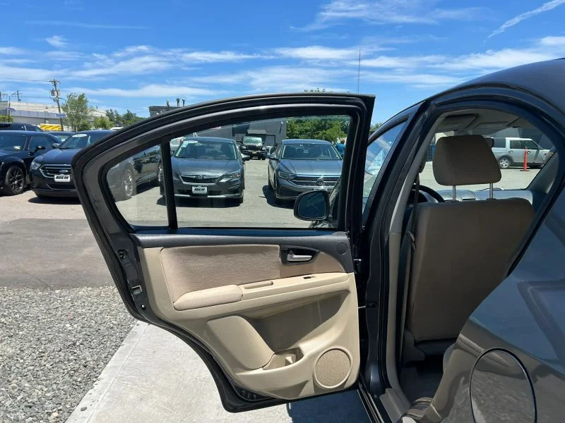 Used 2012 Gray Suzuki LE Sedan 4D image 29