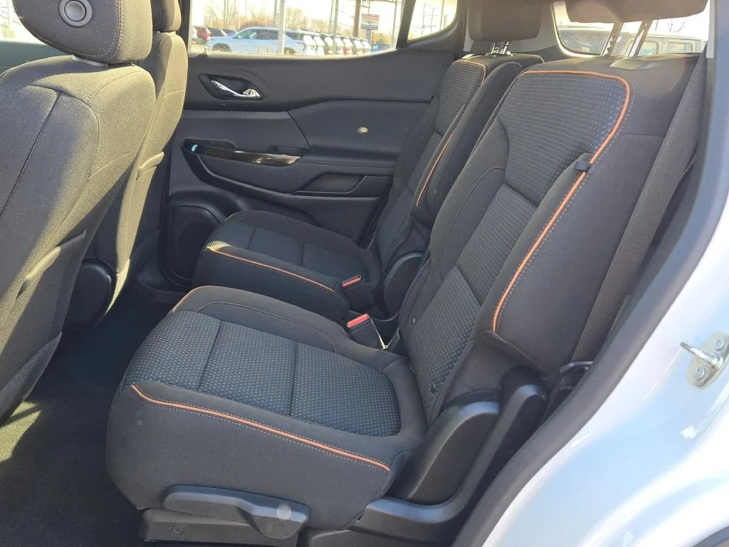 2023 GMC Acadia AT4 - Photo 19