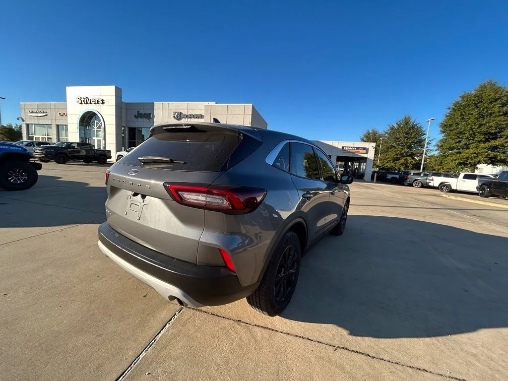 Used 2024 Gray Ford Active image 5