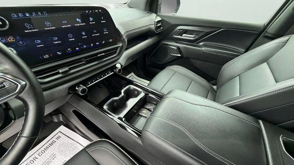Used 2026 Blue Smoke Metallic Chevrolet LT - Standard Range image 19