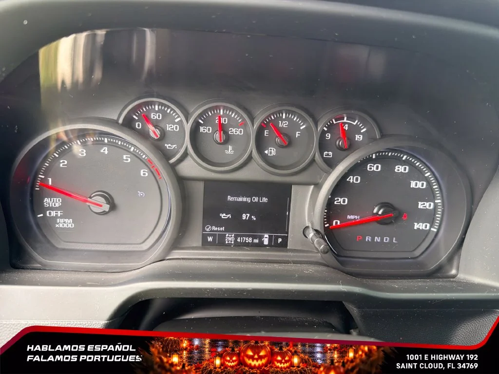 Used 2024 Summit White Chevrolet Custom image 9