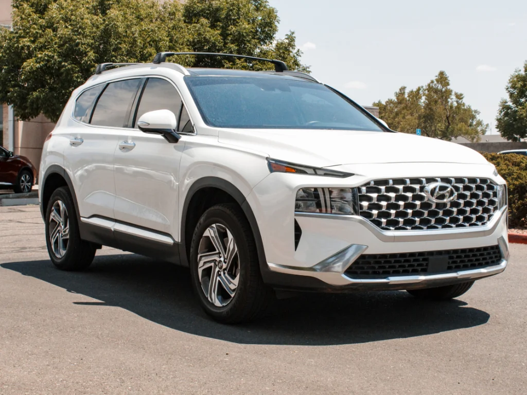 Used 2023 Serenity White Pearl Hyundai SEL image 3