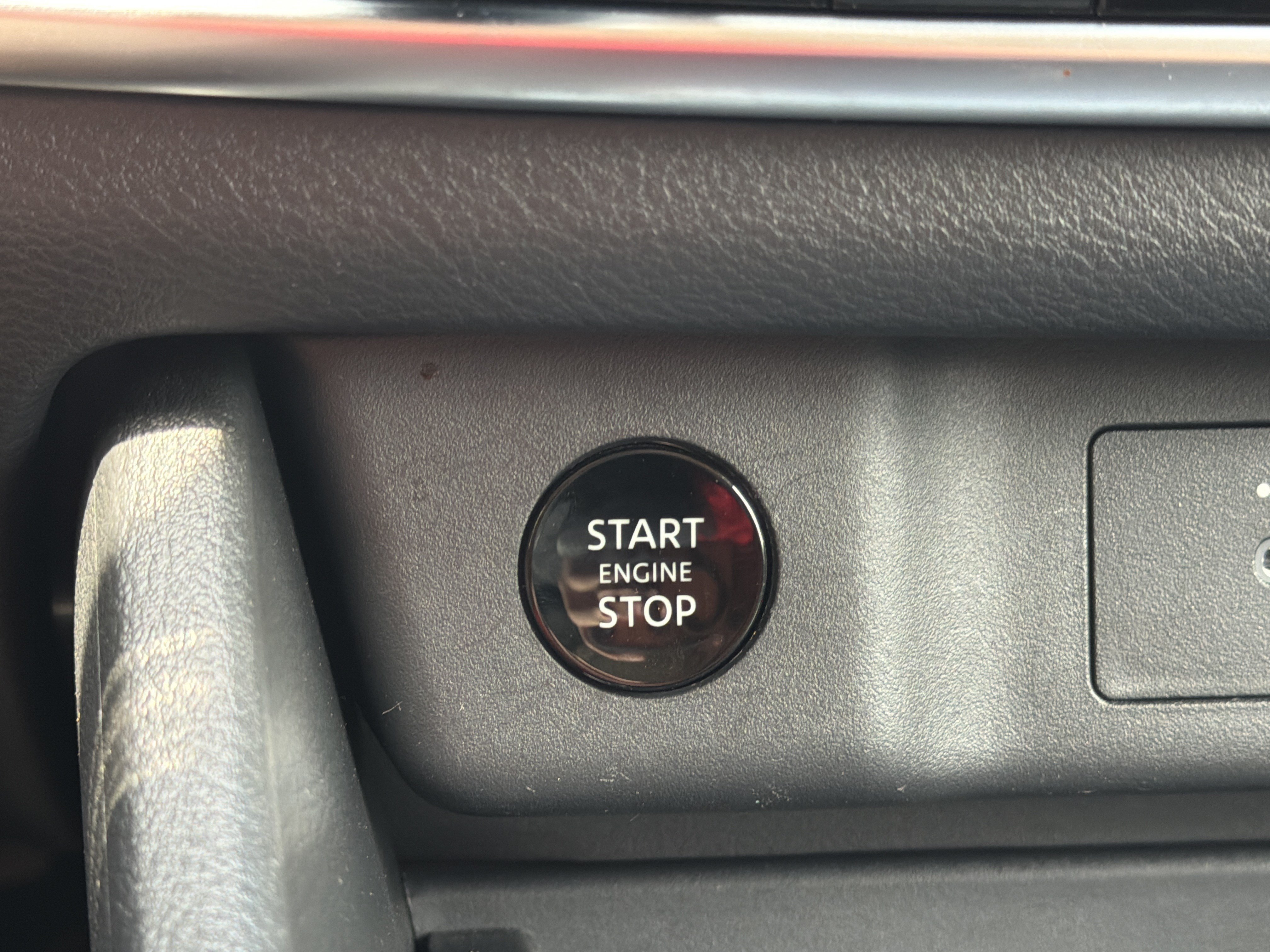 Used 2025 Super Black Nissan SV image 12