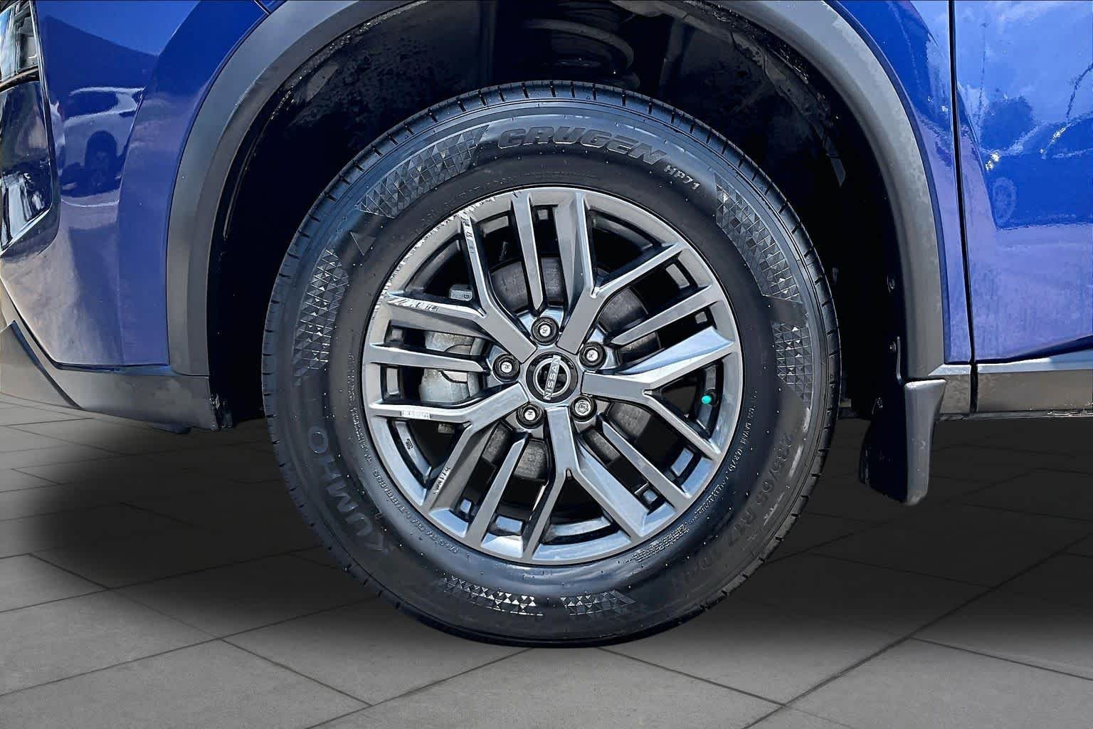 Used 2022 Caspian Blue Metallic Nissan S image 10