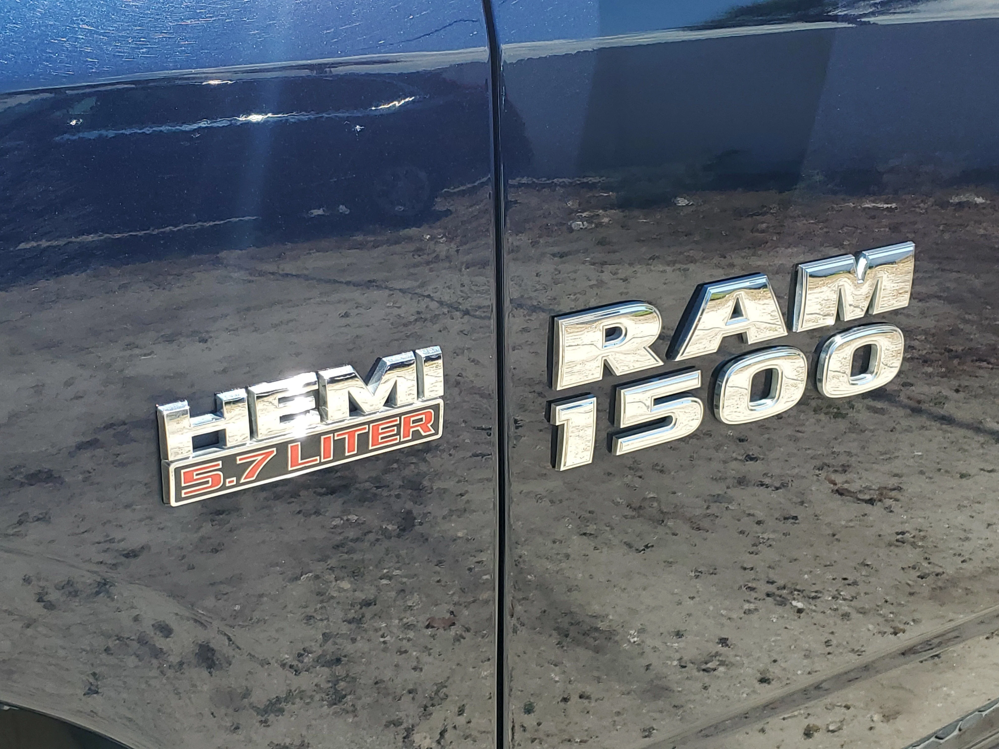 Used 2016 True Blue Pearlcoat Ram Big Horn image 4