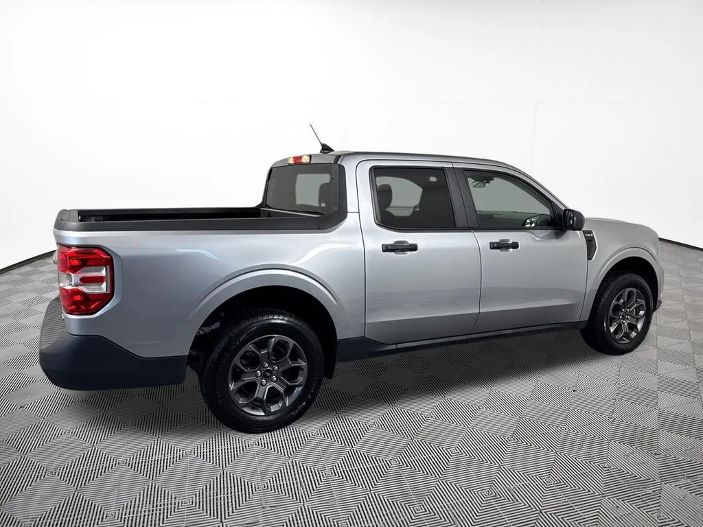 Used 2022 Silver Metallic Ford XLT image 9