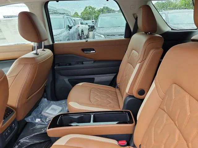 New 2026 White Nissan Platinum image 13