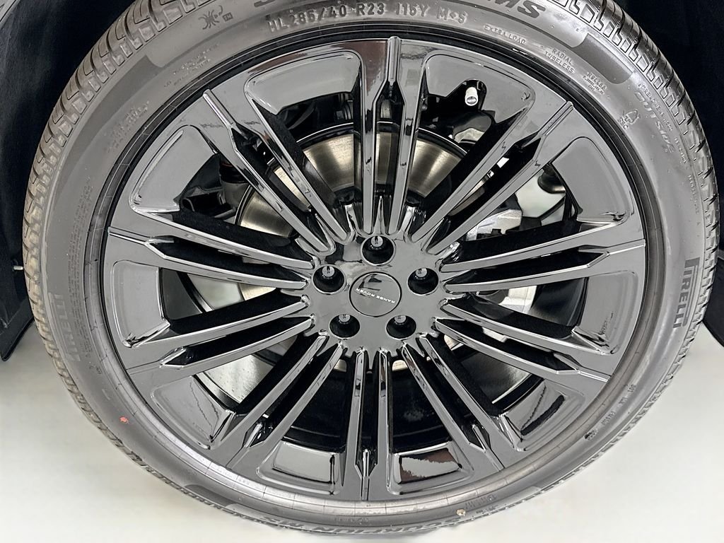 New 2026 Santorini Black LAND ROVER SE image 30