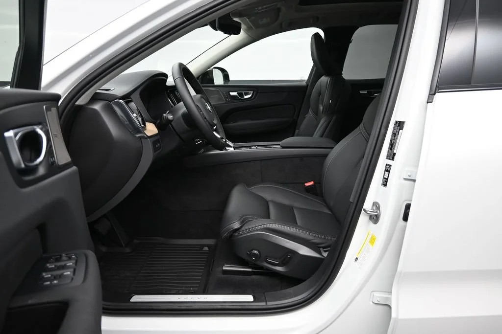 New 2027 Crystal White Volvo T8 Ultra image 9