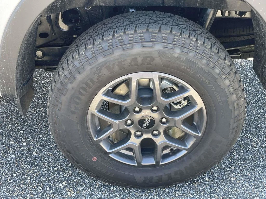 New 2026 Oxford White Ford XLT image 9