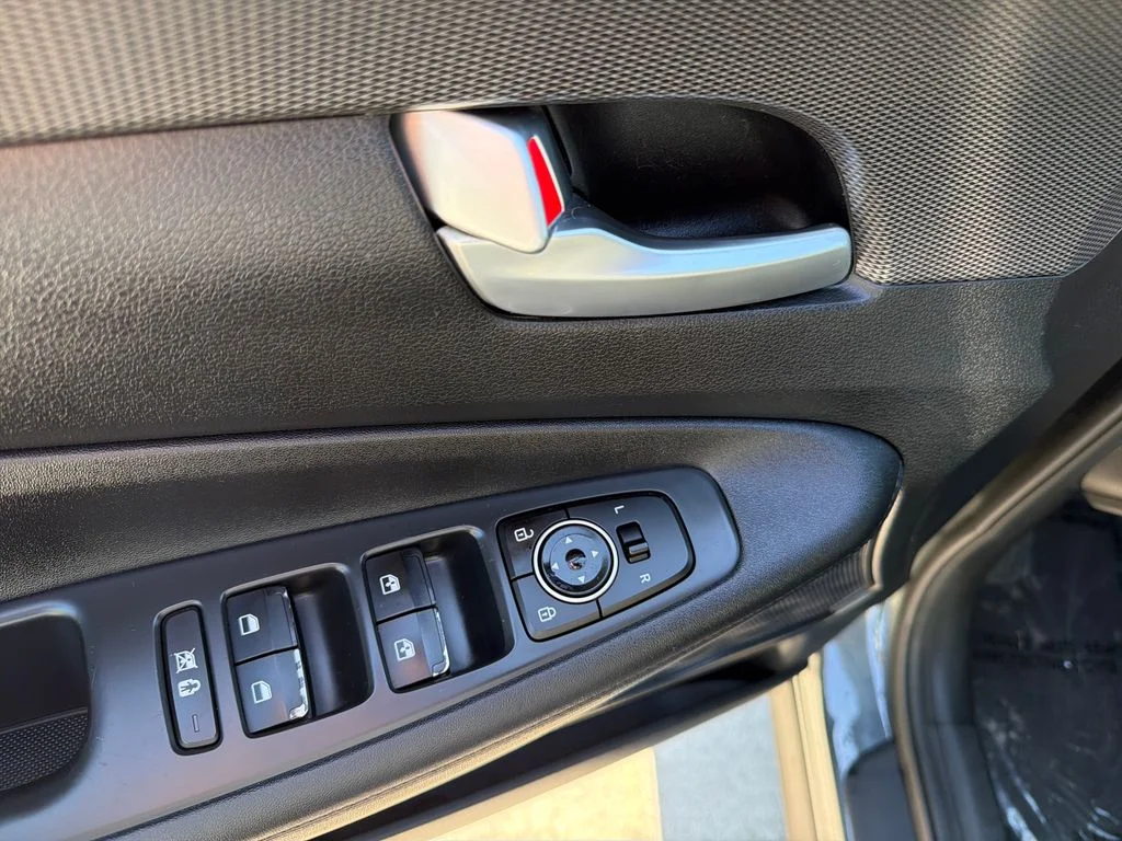 Used 2019 Green Hyundai SEL image 17