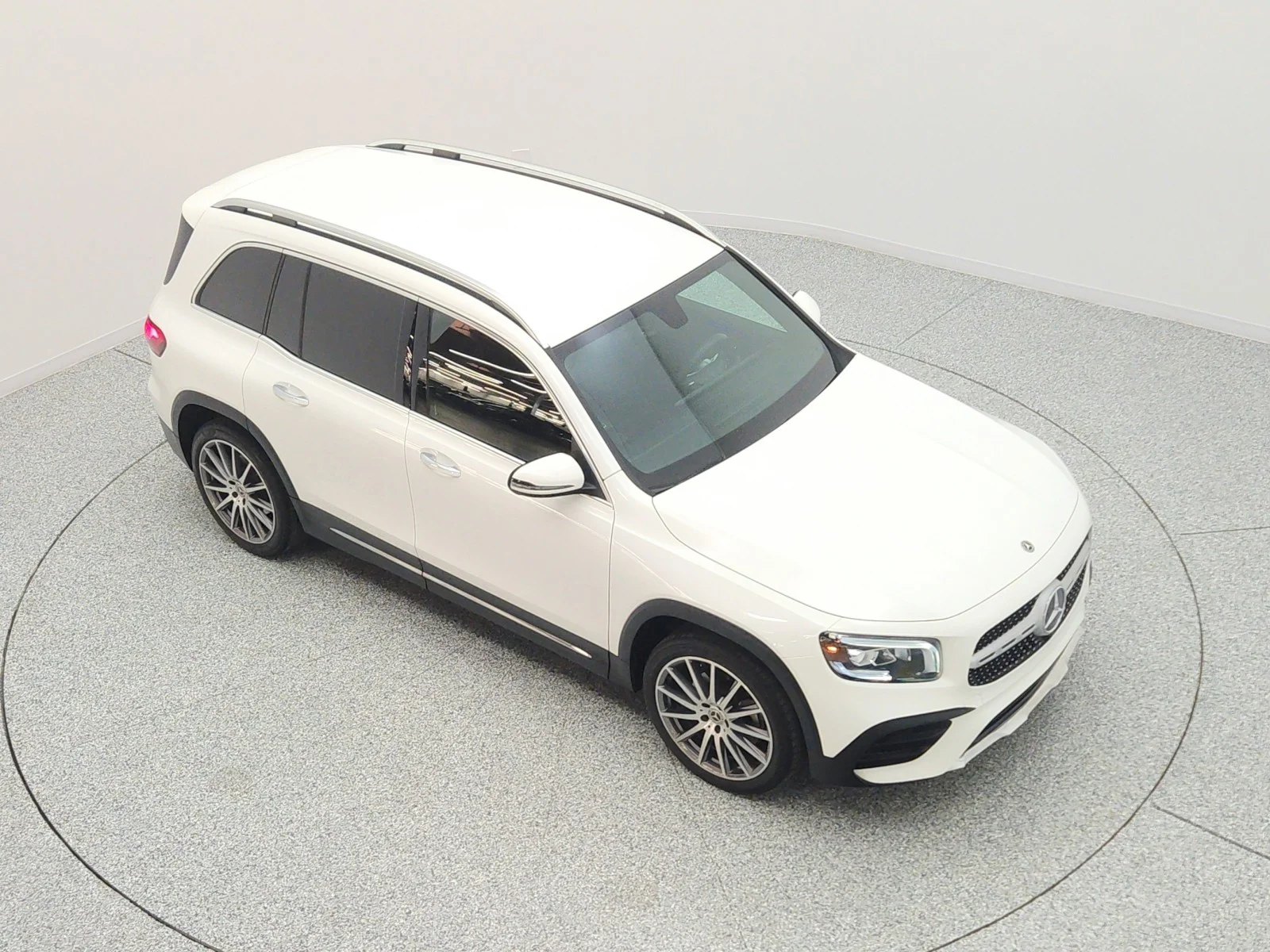 Used 2022 Polar White Mercedes-Benz GLB 250 SUV image 23