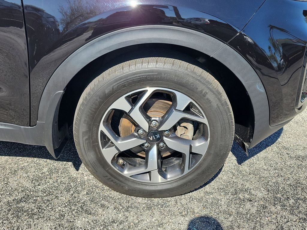 Used 2022 Red Kia LX image 40