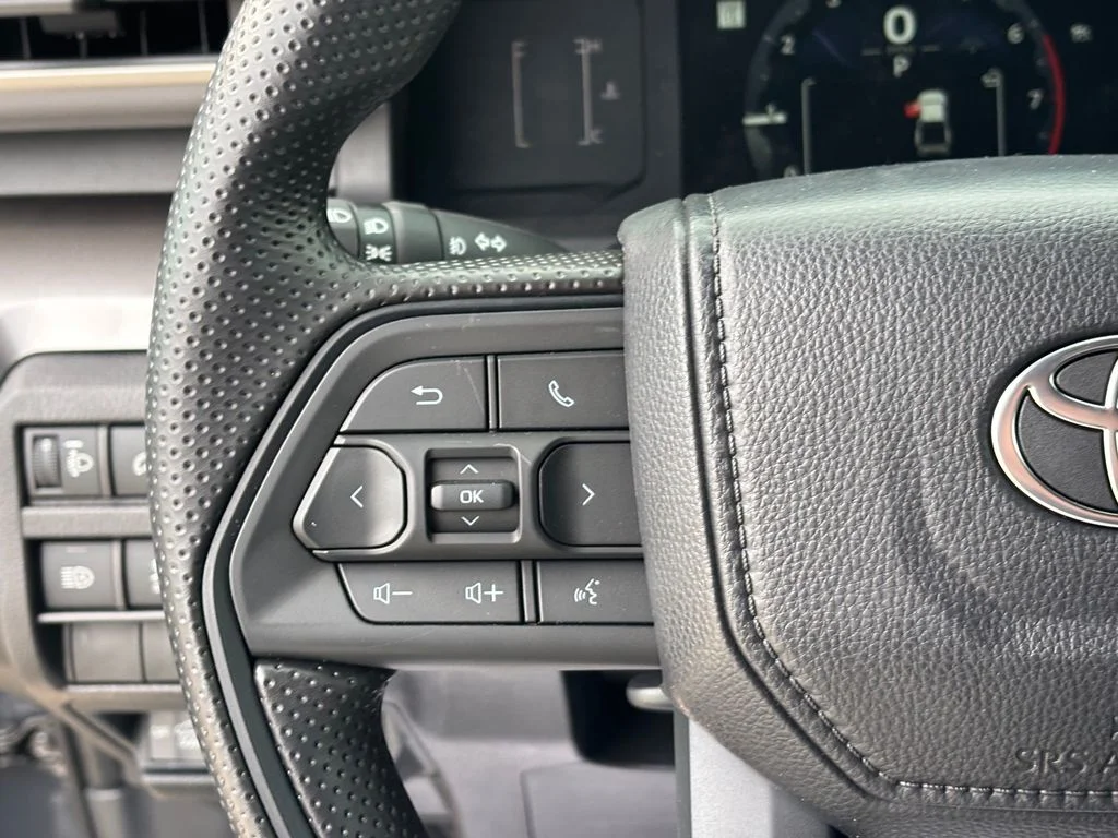 2025 Toyota Tacoma SR5 - Photo 39