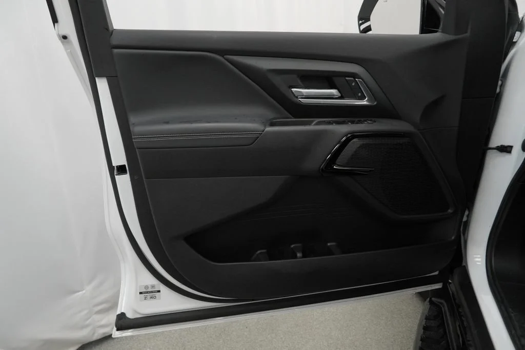 New 2026 Summit White Chevrolet LT - Extended Range image 20