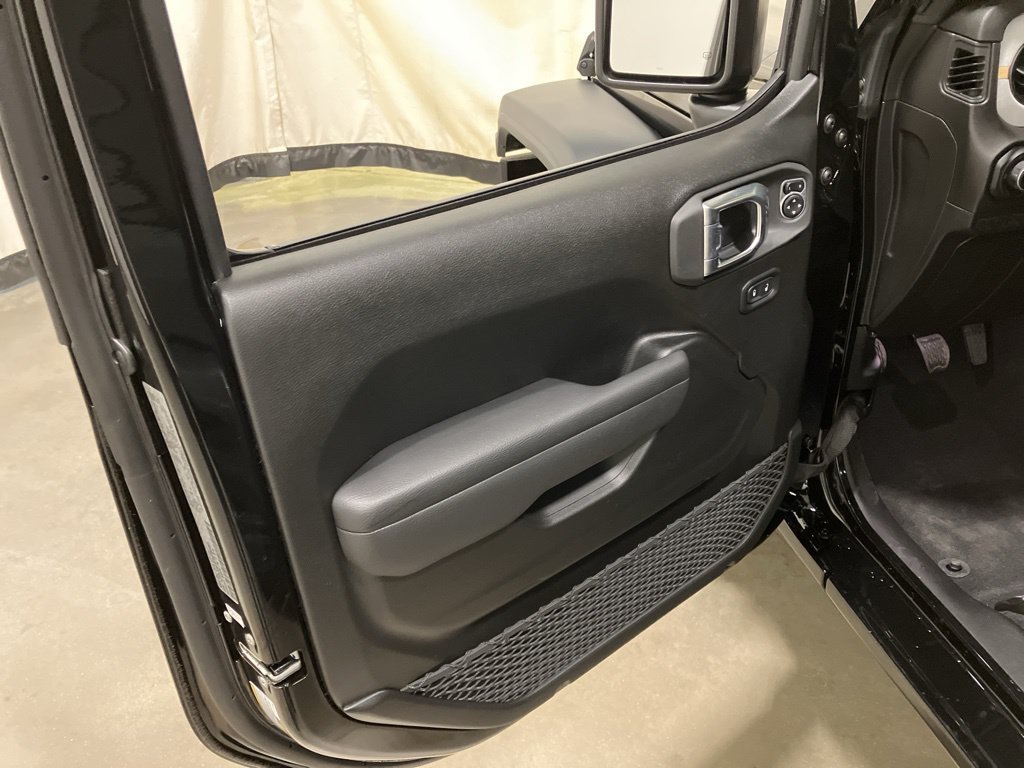 New 2026 Black Clear-Coat Exterior Paint Jeep Sport S image 7
