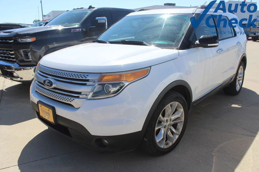 Used 2015 White Ford XLT image 4