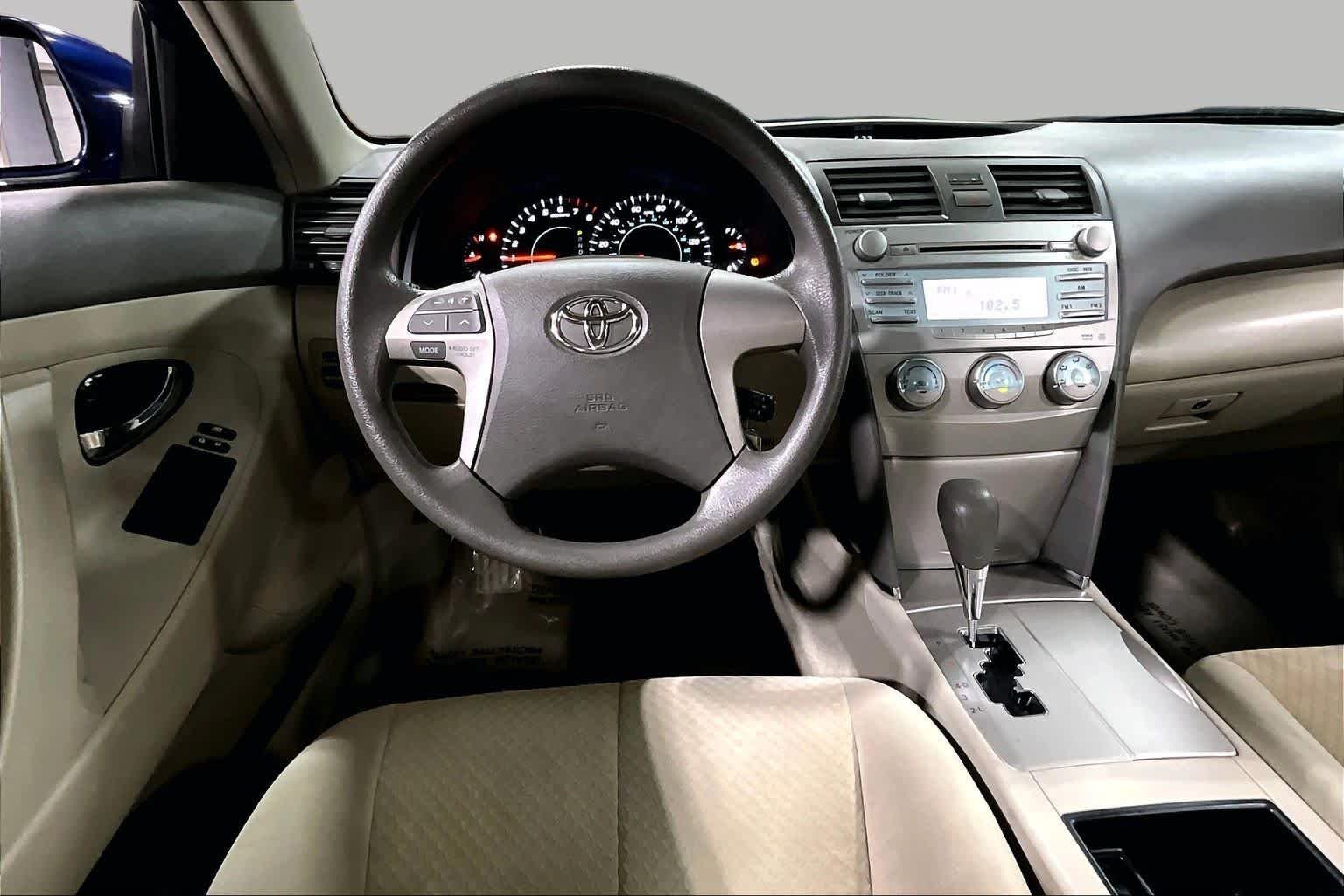 Used 2008 Blue Ribbon Metallic Toyota LE image 5