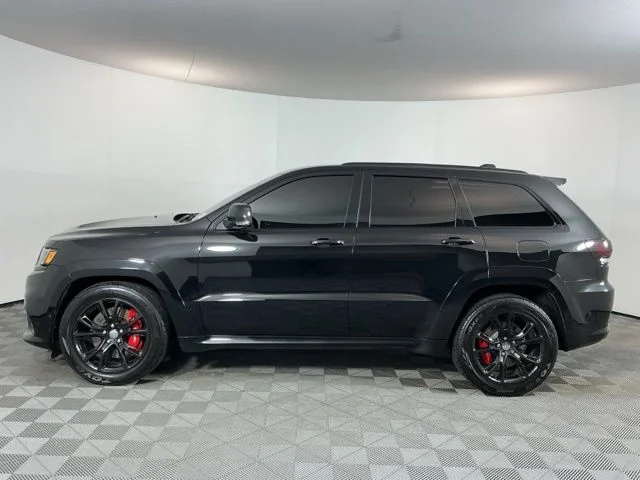 Used 2017 Diamond Black Crystal Pearlcoat Jeep SRT image 8
